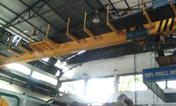 SIGNLE GIRDER EOT CENTRAL DRIVE WITH SPL GEAR BOX